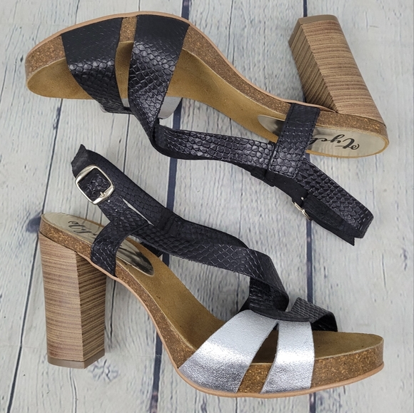 TYCHE | strappy leather open toe heeled sandals - Picture 2 of 10